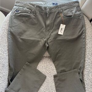 AG “The Graduate” Tailored Leg Pants – NWT – Olive – Size 36
